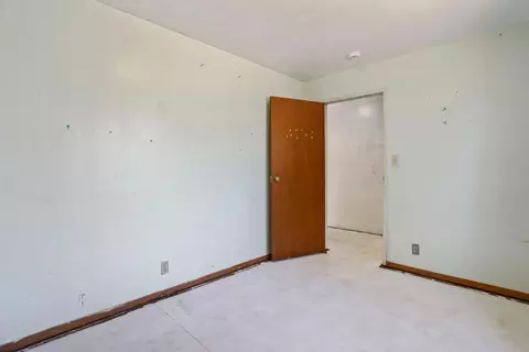 Bedroom - 660 E North St, Manteca, CA 95336 photo 4 of 6