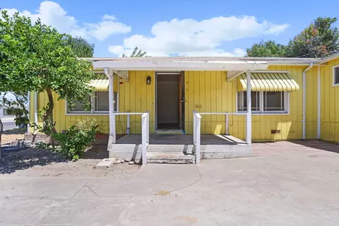 Exterior - 660 E North St, Manteca, CA 95336 photo 6 of 9