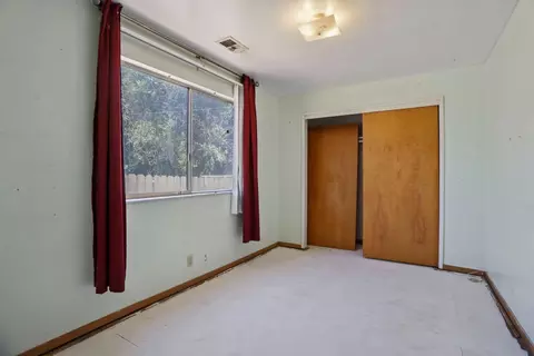 Bedroom - 660 E North St, Manteca, CA 95336 photo 3 of 6