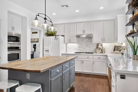 Kitchen - 1414 Hazelnut Way, Manteca, CA 95337 photo 2 of 3