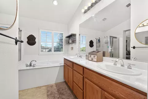 Bath - 1414 Hazelnut Way, Manteca, CA 95337 photo 1 of 2