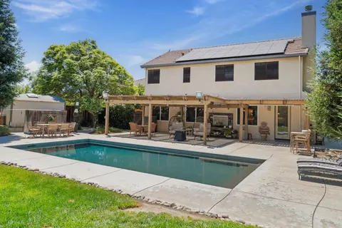 Exterior - 1414 Hazelnut Way, Manteca, CA 95337 photo 4 of 9