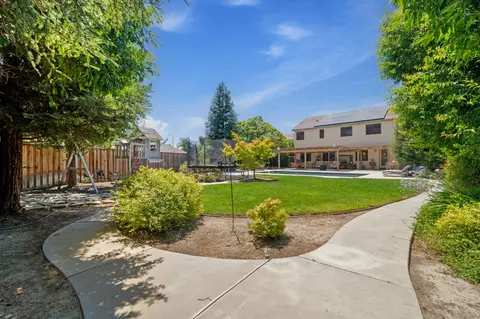 Exterior - 1414 Hazelnut Way, Manteca, CA 95337 photo 5 of 9