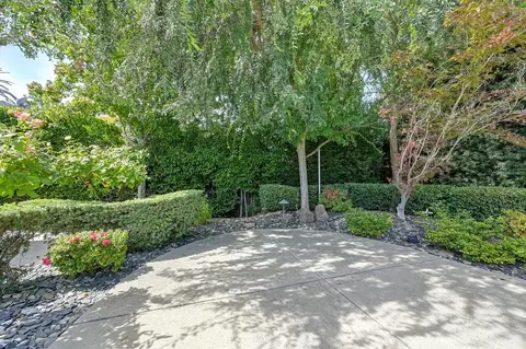 Exterior - 7125 Willey Way, Carmichael, CA 95608 photo 9 of 11