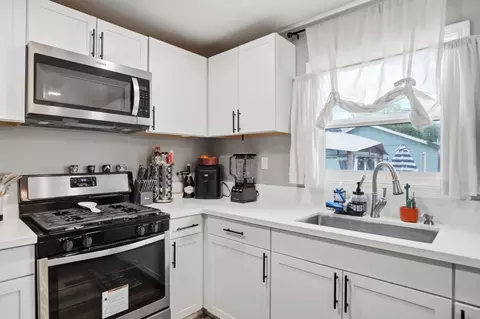 Kitchen - 1626 Wolf Ave, Modesto, CA 95358 photo 2 of 2