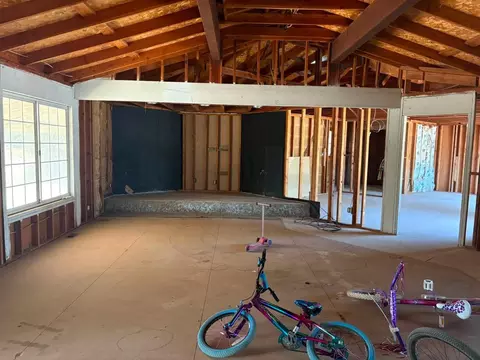 Living - 2283 Larson Rd, Lodi, CA 95242 photo 1 of 1