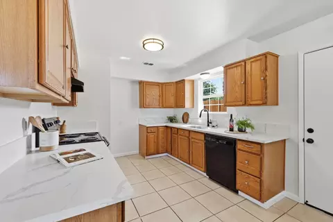 249 Dover Dr, Galt, CA 95632 photo 9