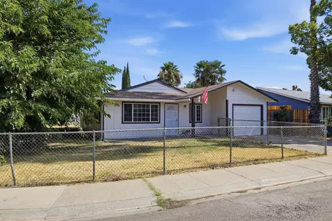 249 Dover Dr, Galt, CA 95632 photo 2