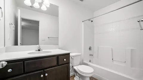 Bath - 747 Marcus Ct, Merced, CA 95341 photo 1 of 2