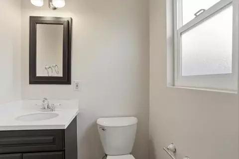 Bath - 1900 Lincoln St, Seaside, CA 93955 photo 3 of 3
