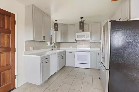 Kitchen - 1900 Lincoln St, Seaside, CA 93955 photo 2 of 5