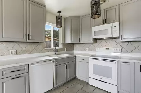 Kitchen - 1900 Lincoln St, Seaside, CA 93955 photo 3 of 5