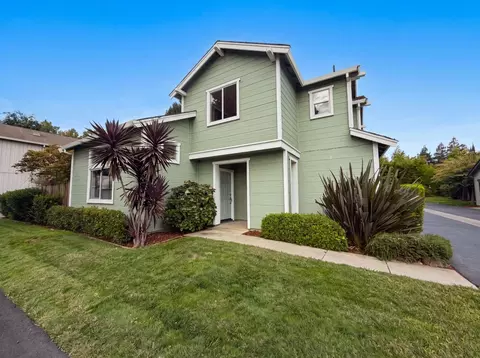 6310 Laguna Mirage Ln, Elk Grove, CA 95758