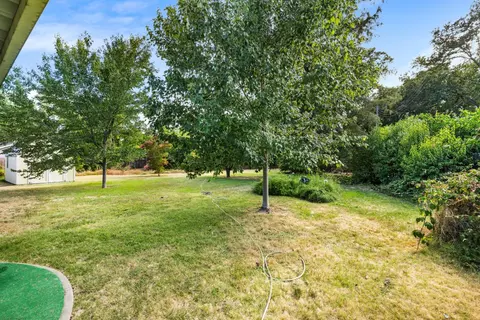 Exterior - 2661 Foothill Dr, Carmichael, CA 95608 photo 7 of 8