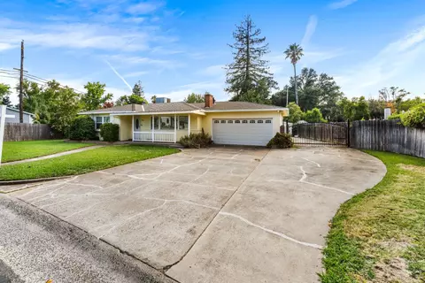 Exterior - 2661 Foothill Dr, Carmichael, CA 95608 photo 2 of 8