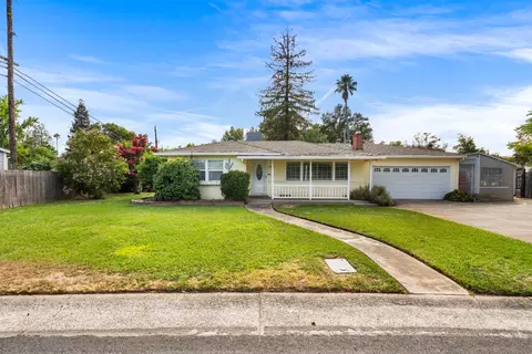 2661 Foothill Dr, Carmichael, CA 95608
