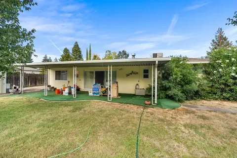 Exterior - 2661 Foothill Dr, Carmichael, CA 95608 photo 3 of 8