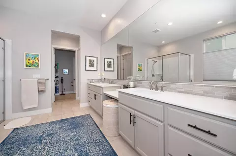 Bath - 1350 Laurel Dr, Manteca, CA 95336 photo 3 of 4