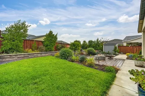 Exterior - 1350 Laurel Dr, Manteca, CA 95336 photo 13 of 16