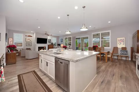Kitchen - 1350 Laurel Dr, Manteca, CA 95336 photo 3 of 6