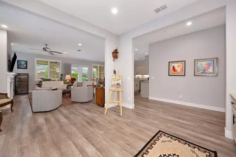 Entry Way - 1350 Laurel Dr, Manteca, CA 95336 photo 3 of 5