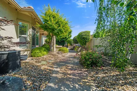 Exterior - 2472 Ashbridge Ln, Manteca, CA 95336 photo 9 of 9
