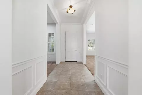 Entry Way - 2472 Ashbridge Ln, Manteca, CA 95336 photo 3 of 4