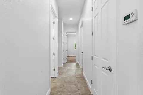 Entry Way - 2472 Ashbridge Ln, Manteca, CA 95336 photo 4 of 4