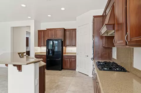 Kitchen - 2472 Ashbridge Ln, Manteca, CA 95336 photo 3 of 4