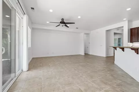 Living - 2472 Ashbridge Ln, Manteca, CA 95336 photo 8 of 11
