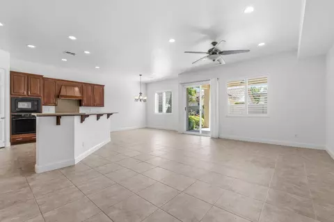 Living - 2472 Ashbridge Ln, Manteca, CA 95336 photo 10 of 11