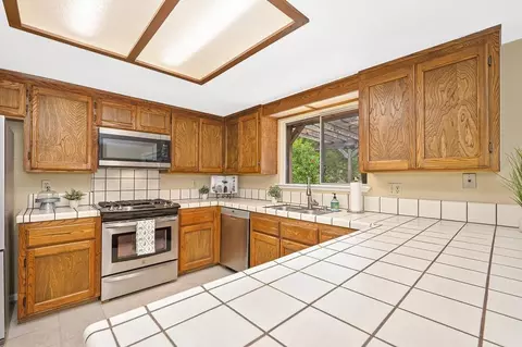 Kitchen - 4423 Blanchard Rd, Placerville, CA 95667 photo 4 of 7