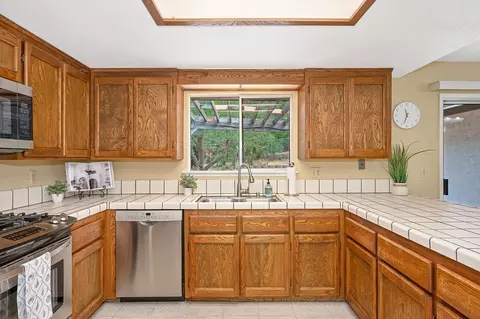 Kitchen - 4423 Blanchard Rd, Placerville, CA 95667 photo 6 of 7