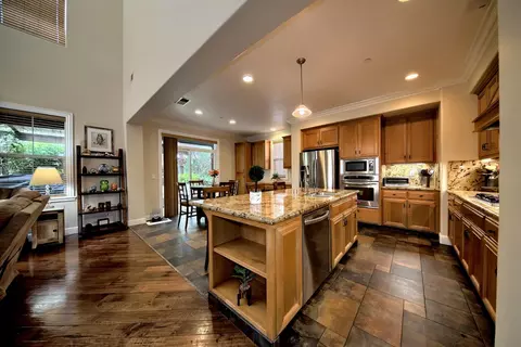 Kitchen - 9025 Kern Ave, Gilroy, CA 95020 photo 7 of 12