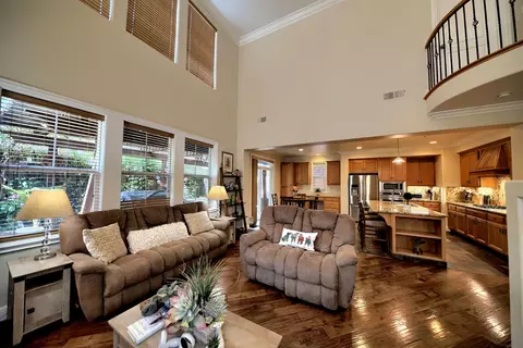 Living - 9025 Kern Ave, Gilroy, CA 95020 photo 1 of 3