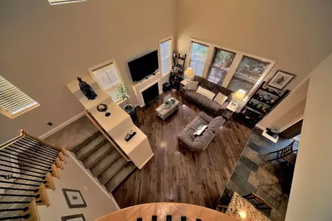 Living - 9025 Kern Ave, Gilroy, CA 95020 photo 3 of 3