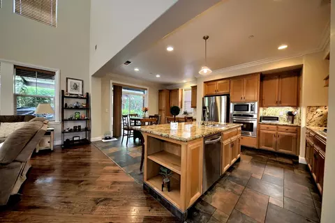 Kitchen - 9025 Kern Ave, Gilroy, CA 95020 photo 2 of 12