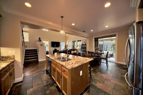 Kitchen - 9025 Kern Ave, Gilroy, CA 95020 photo 11 of 12