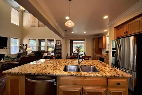 Kitchen - 9025 Kern Ave, Gilroy, CA 95020 photo 9 of 12