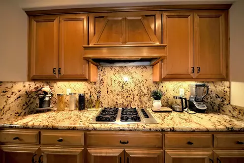 Kitchen - 9025 Kern Ave, Gilroy, CA 95020 photo 10 of 12