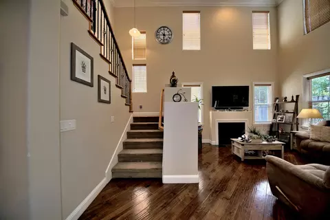 Entry Way - 9025 Kern Ave, Gilroy, CA 95020 photo 7 of 17