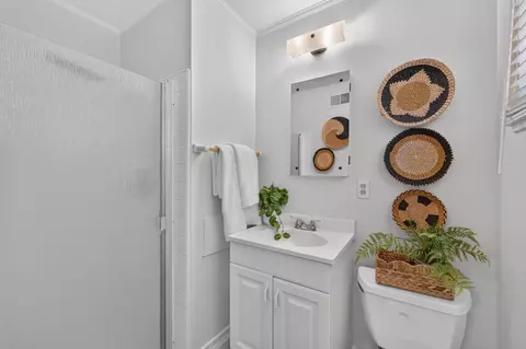 Bath - 788 Elmwood Dr, Davis, CA 95616 photo 5 of 5