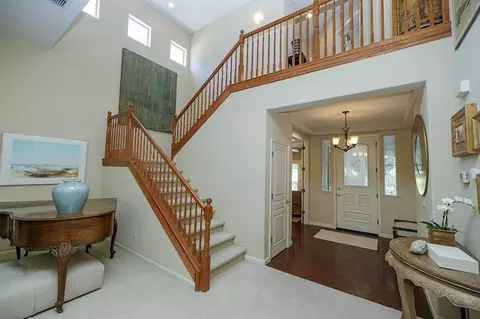 Entry Way - 432 The Blf, Modesto, CA 95355 photo 3 of 4