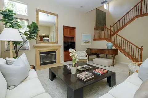 Living - 432 The Blf, Modesto, CA 95355 photo 5 of 8