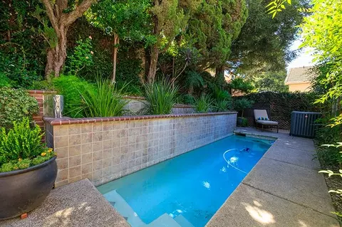 Exterior - 432 The Blf, Modesto, CA 95355 photo 7 of 9