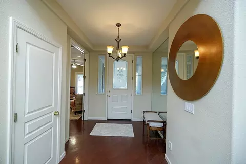 Entry Way - 432 The Blf, Modesto, CA 95355 photo 2 of 4