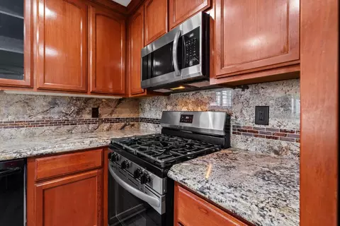 Kitchen - 913 Chalone Dr, Modesto, CA 95358 photo 4 of 6