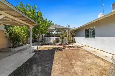 Exterior - 913 Chalone Dr, Modesto, CA 95358 photo 6 of 7