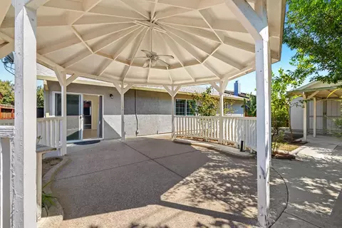 Exterior - 913 Chalone Dr, Modesto, CA 95358 photo 3 of 7