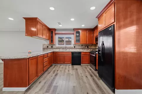 Kitchen - 913 Chalone Dr, Modesto, CA 95358 photo 6 of 6